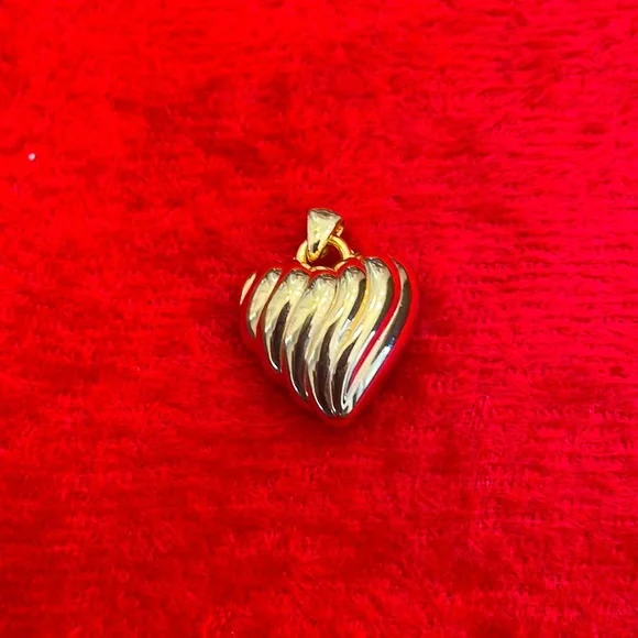 14K Fluted Puff Heart Pendant on Gold-Filled Necklace 1 inch big - Picture 4 of 7